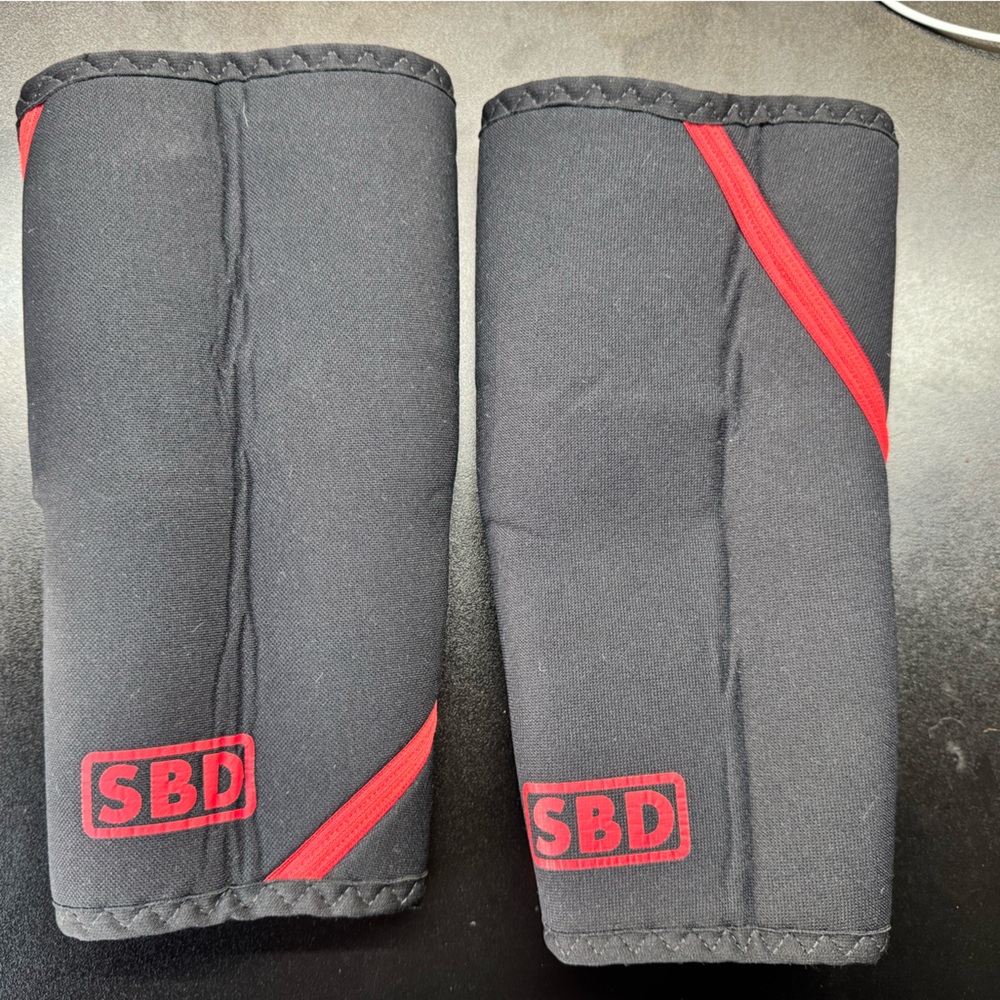 Brand new Men’s SBD knees pads.